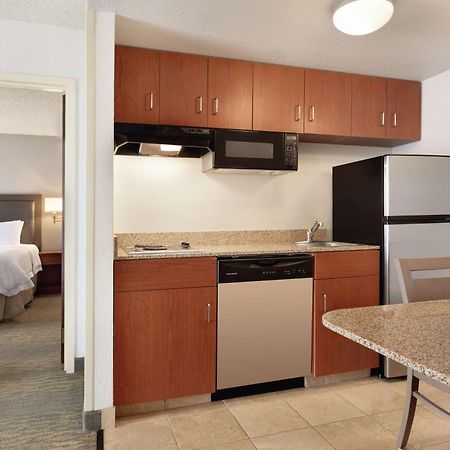 Hampton Inn & Suites Denver-Cherry Creek Exterior photo