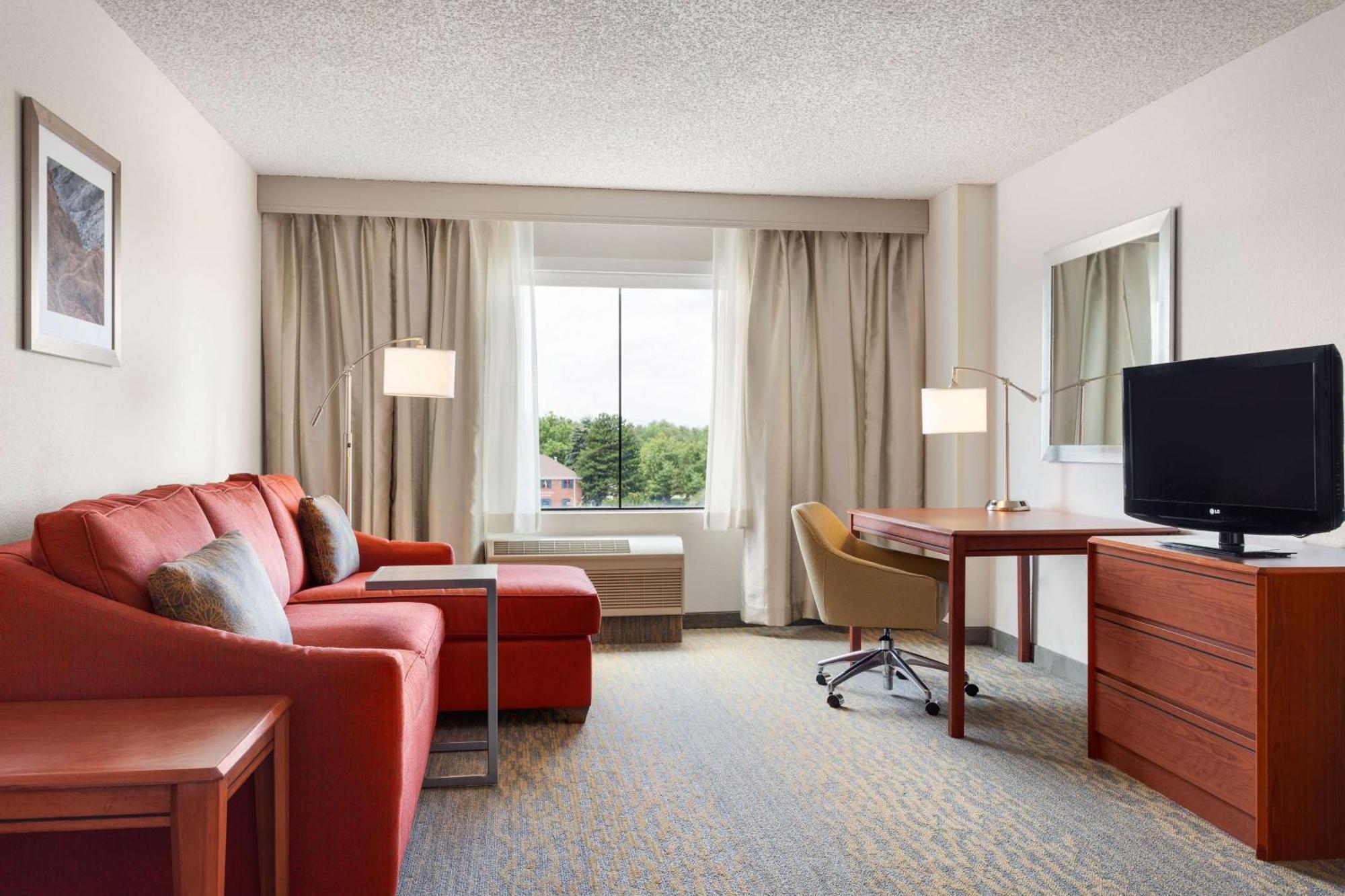 Hampton Inn & Suites Denver-Cherry Creek Exterior photo