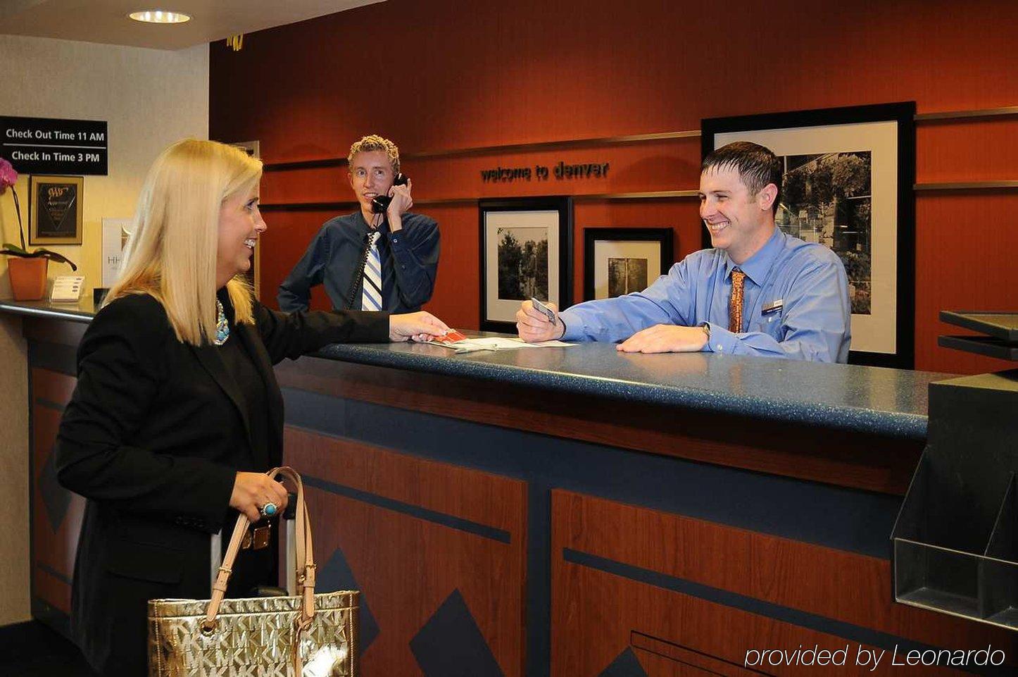 Hampton Inn & Suites Denver-Cherry Creek Interior photo