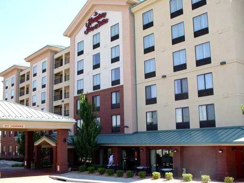 Hampton Inn & Suites Denver-Cherry Creek Exterior photo
